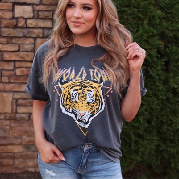 Tops - World Tour Tiger Mineral Wash Band Graphic Tee